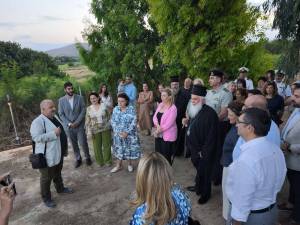 IMG-e328b4485772bbc230f0e7be8533c4f6-V_original